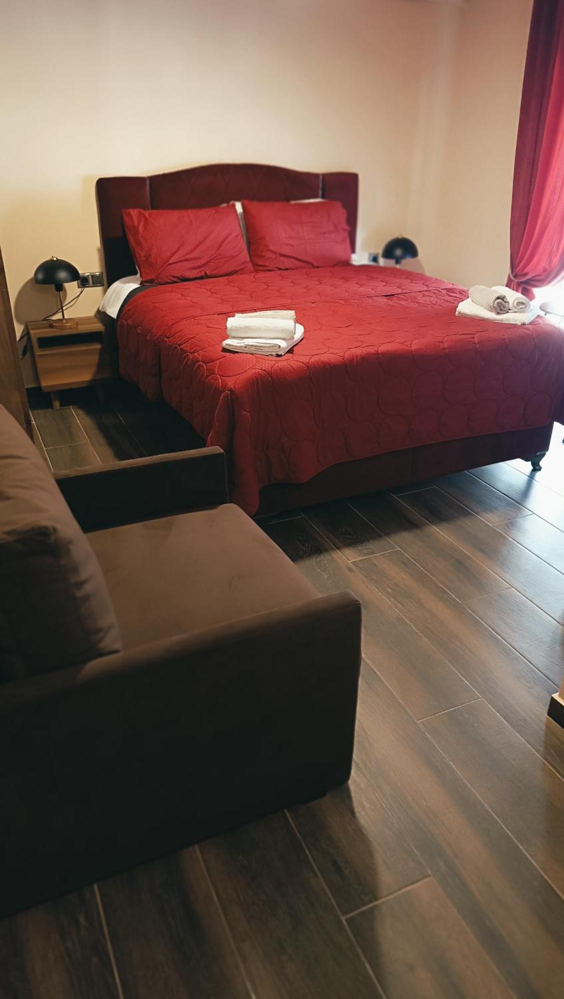 Majestik Room Kavála ภายนอก รูปภาพ