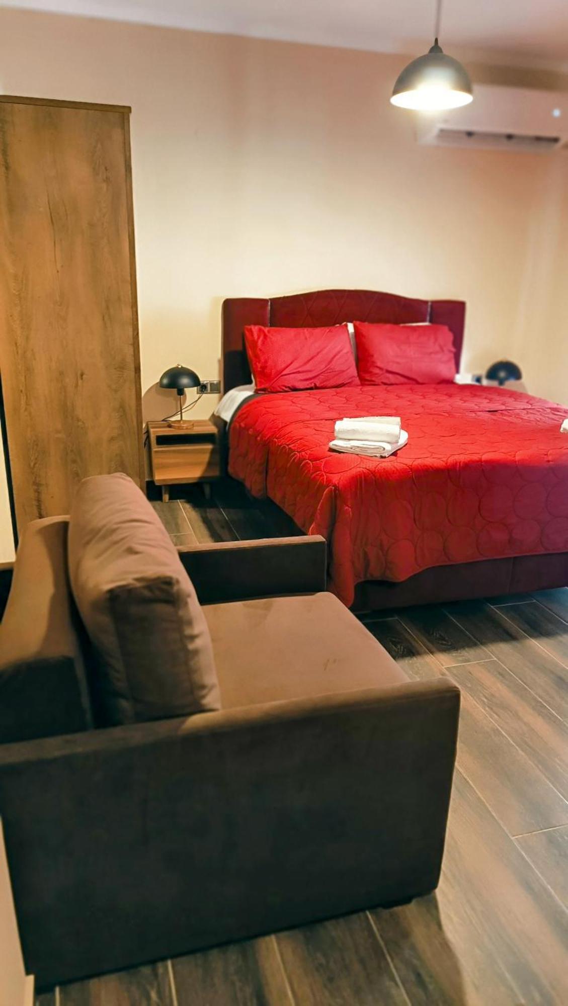 Majestik Room Kavála ภายนอก รูปภาพ